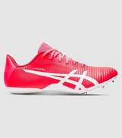 Built for short distances, the Asics Hyper Sprint 8 features a resin plate that improves propulsion and...