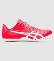 Built for short distances, the Asics Hyper Sprint 8 features a resin plate that improves propulsion and...