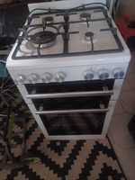 Euro made gas oven/cooktop. In virtually new condition oven/grill and 4 burner cooktop in stand alone...