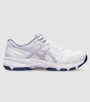 Take your winning strike in the Asics Gel-550TR. This court-based performance shoe is designed to keep...