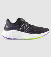 Make the New Balance 860 V13 their go-to shoe for diverse fitness requirements. Built on a sturdy...