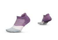 Receive unparalleled support and comfort in the Feetures Elite Light Cushion No-Show Tab. Using...