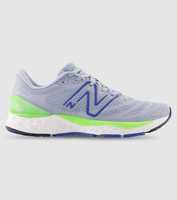 Prepare yourself for an energy fuelled run with the New Balance Solvi V4. Both durable in structure and...