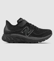 Make the New Balance 860 V13 their go-to shoe for diverse fitness requirements. Built on a sturdy...