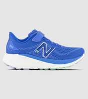 Make the New Balance 860 V13 their go-to shoe for diverse fitness requirements. Built on a sturdy...