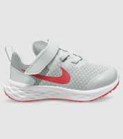 The Nike Revolution 6 is crafted in a supportive, easy-wear design to keep little feet comfortable...