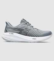 Reach cloud 9 comfort in the Asics Gel-Cumulus 26, a versatile trainer for runners seeking lightweight...