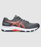 Take your winning strike in the Asics Gel-550TR. This court-based performance shoe is designed to keep...