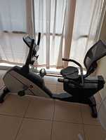 Recumbent exercise bike Still has warranty bought $1200Used 3 times no longer needed Pick up Cash only...