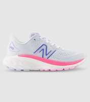 Make the New Balance 860 V13 their go-to shoe for diverse fitness requirements. Built on a sturdy...