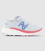 Make the New Balance 860 V13 their go-to shoe for diverse fitness requirements. Built on a sturdy...