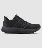 Push yourself harder and faster than ever before with the New Balance Fresh Foam 880 V13. Blending the...