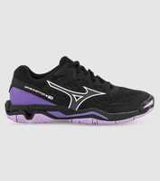 The new Mizuno Wave Phantom 3 Netball offers responsive cushioning and strong stability for all levels...