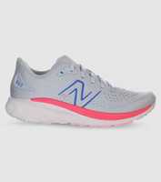 Make the New Balance 860 V13 their go-to shoe for diverse fitness requirements. Built on a sturdy...