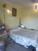 Share two bedroom unit. $180 pwPool, car space, washing machine,F/F Kitchen access, Unit 20/324...