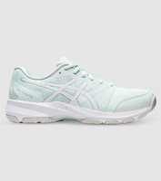 Take your winning strike in the Asics Gel-550TR. This court-based performance shoe is designed to keep...