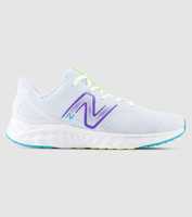 Kid's can take on the day in ultimate comfort with the New Balance Fresh Foam Arishi V4. Blending the...