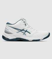 Get competition ready with the Asics Netburner Ballistic FF 3. This new version features a 15mm heel to...