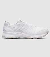 Take your winning strike in the Asics Gel-550TR. This court-based performance shoe is designed to keep...