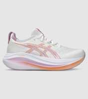 Feel comfort, find calm in the Asics Gel-Nimbus 27. Designed to deliver cloud-like cushioning that goes...