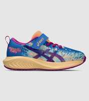Asics' flagship triathlon shoe, back and better than ever. The Asics Gel-Noosa Tri 16 offers energy in...