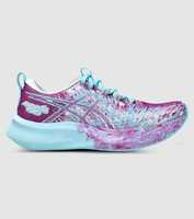 Asics' flagship triathlon shoe, back and better than ever. The Asics Noosa Tri 16 offers energy in...