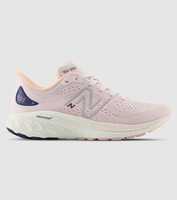 Make the New Balance 860 V13 their go-to shoe for diverse fitness requirements. Built on a sturdy...