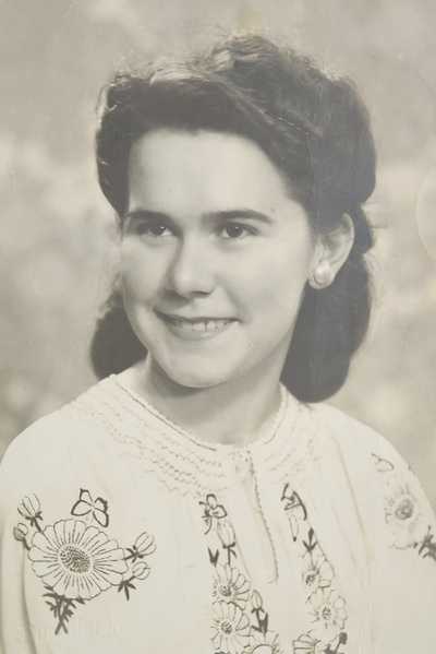 DAVIS (NEE WISKEN), Yvonne Rose