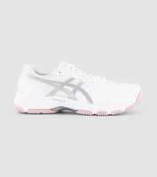 Take your winning strike in the Asics Gel-550TR. This court-based performance shoe is designed to keep...