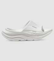 Optimise recovery time after exercise with the Hoka Ora Recovery Slide 3. Grounded in the same...