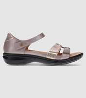 The Revere Negara is a closed heel sandal, perfect for fast-paced days. Featuring strap extensions...