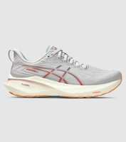Experience lightweight stability with every step in the Asics Gt-2000 13. The Asics GT-2000 13 is a...