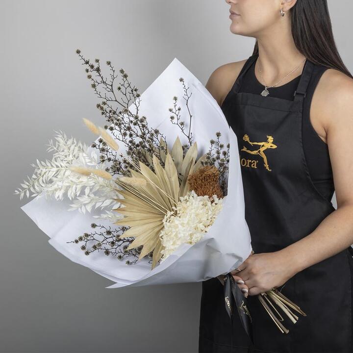 Looking for something different for an upcoming celebration? Our Neutral Dried Flower Bouquet is part...