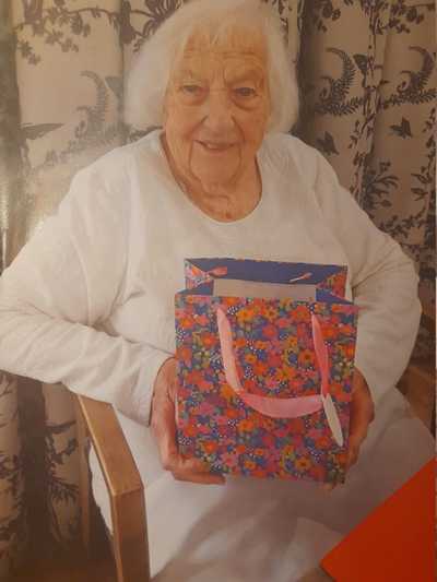 HAHNHEUSER, Edith