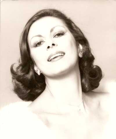BOMBELL, Violet Maria