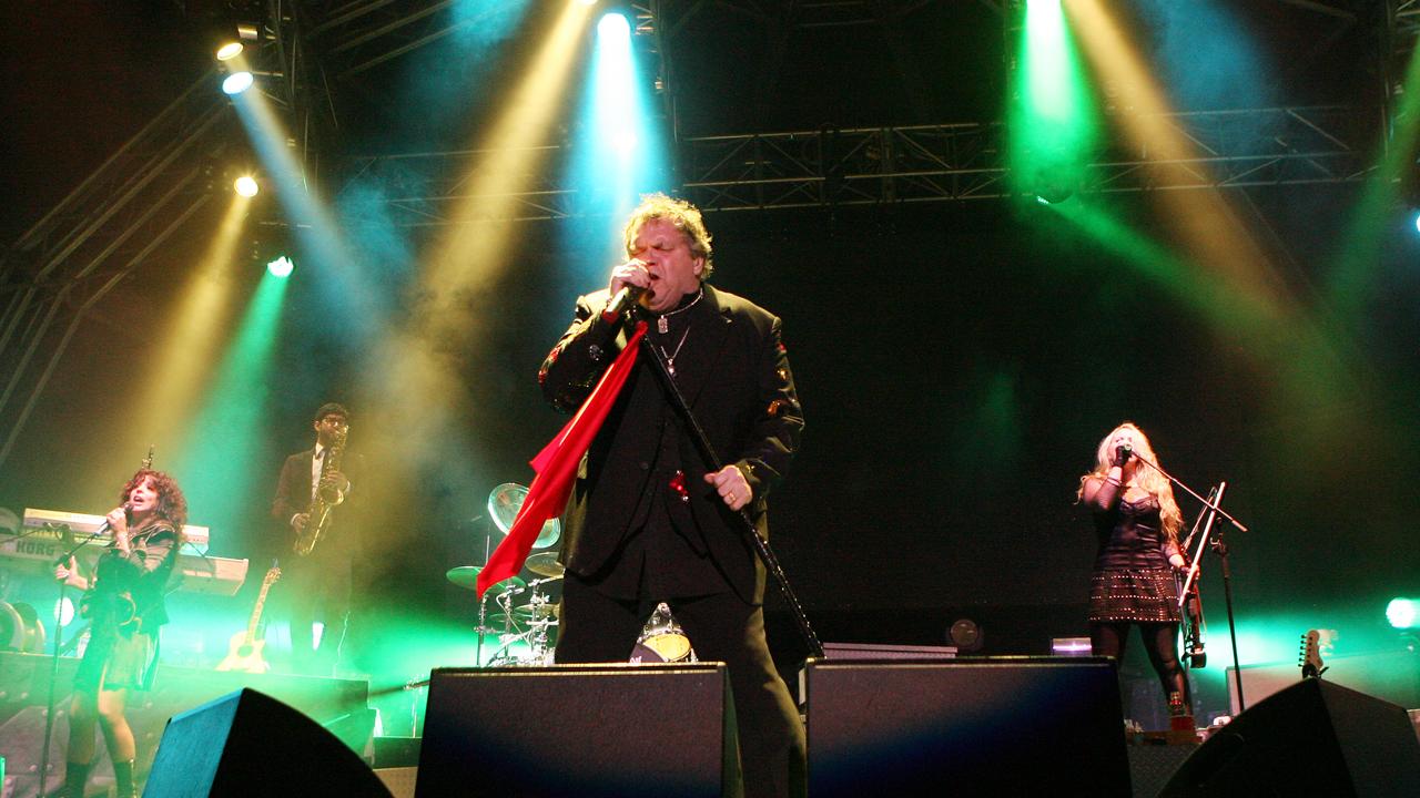 Meatloaf performing in Perth.