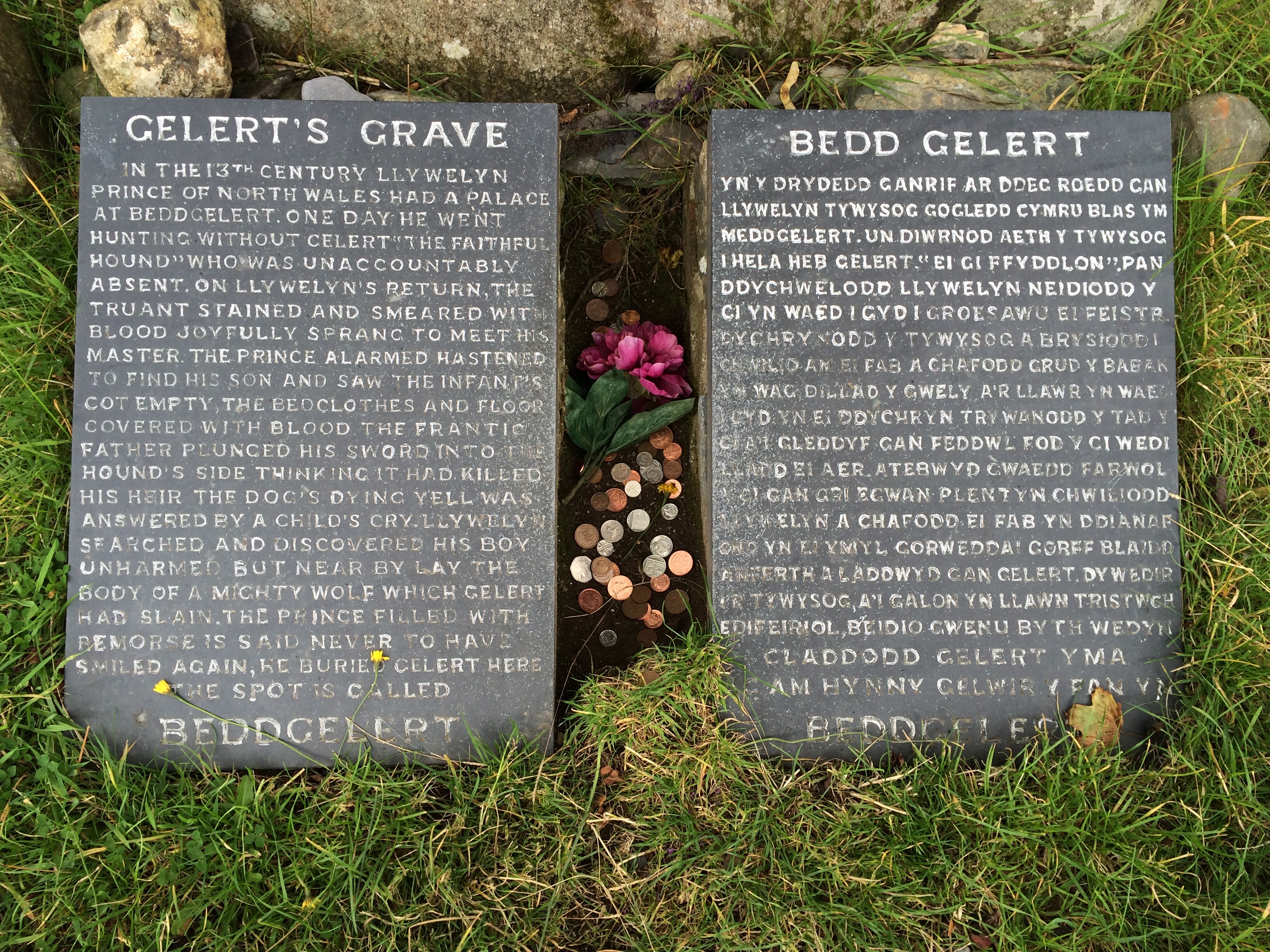 Gelert’s Grave plaques - image care of Robert Brook public domain.
