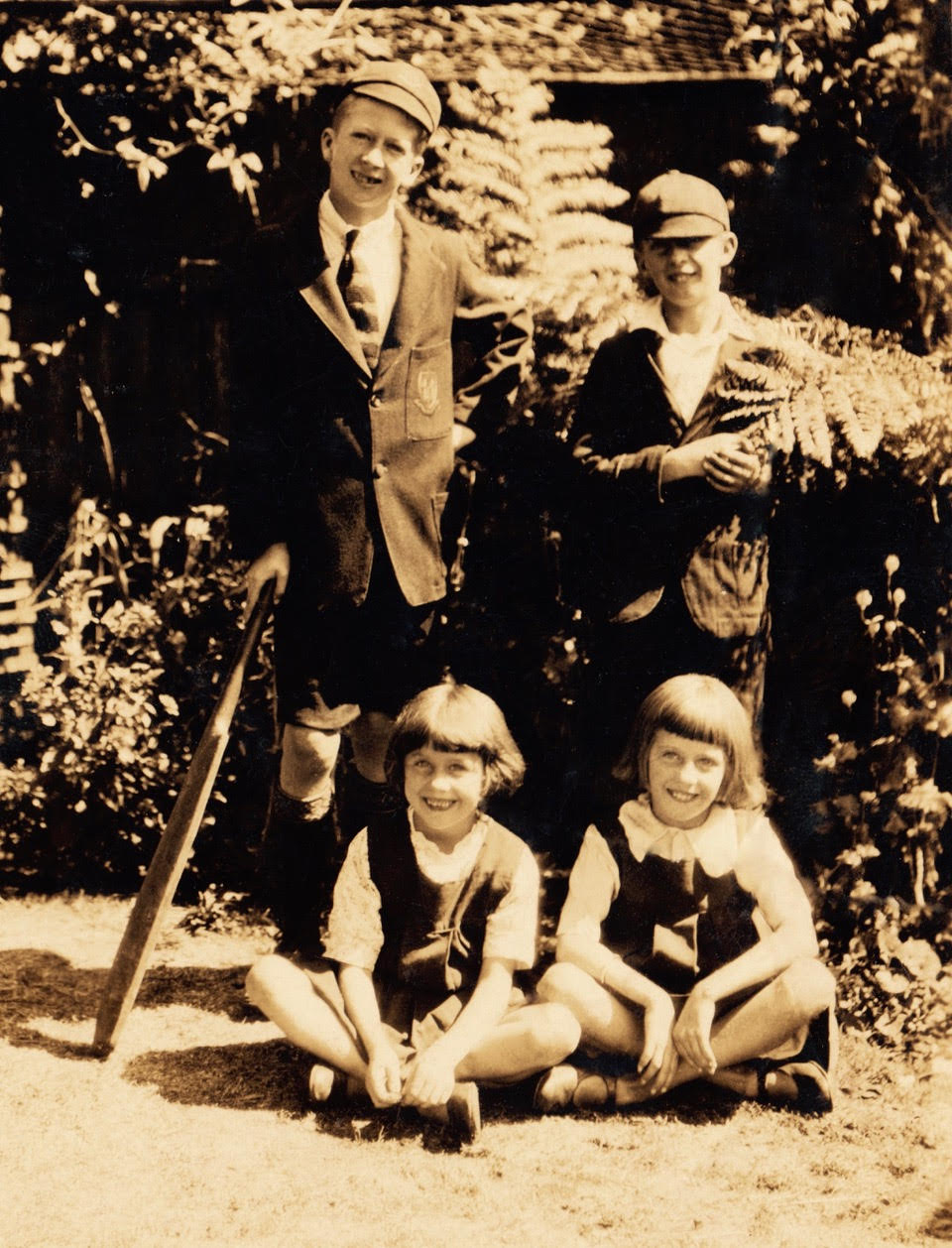 The Firth children at home in Scottsdale, c. 1931. From left: Keith, Betty, Marsh, Jean