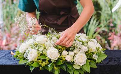What are the best flowers for a funeral?