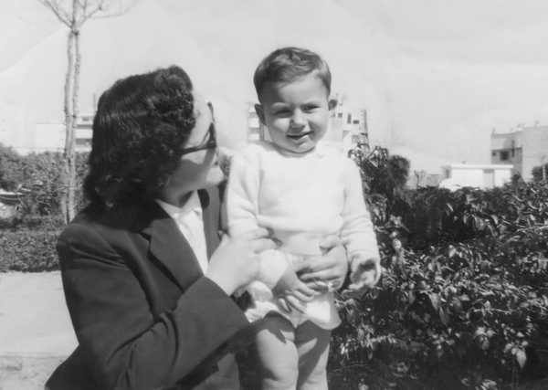 How to write a eulogy for Mother: Celebrating the unconditional love of a Mum