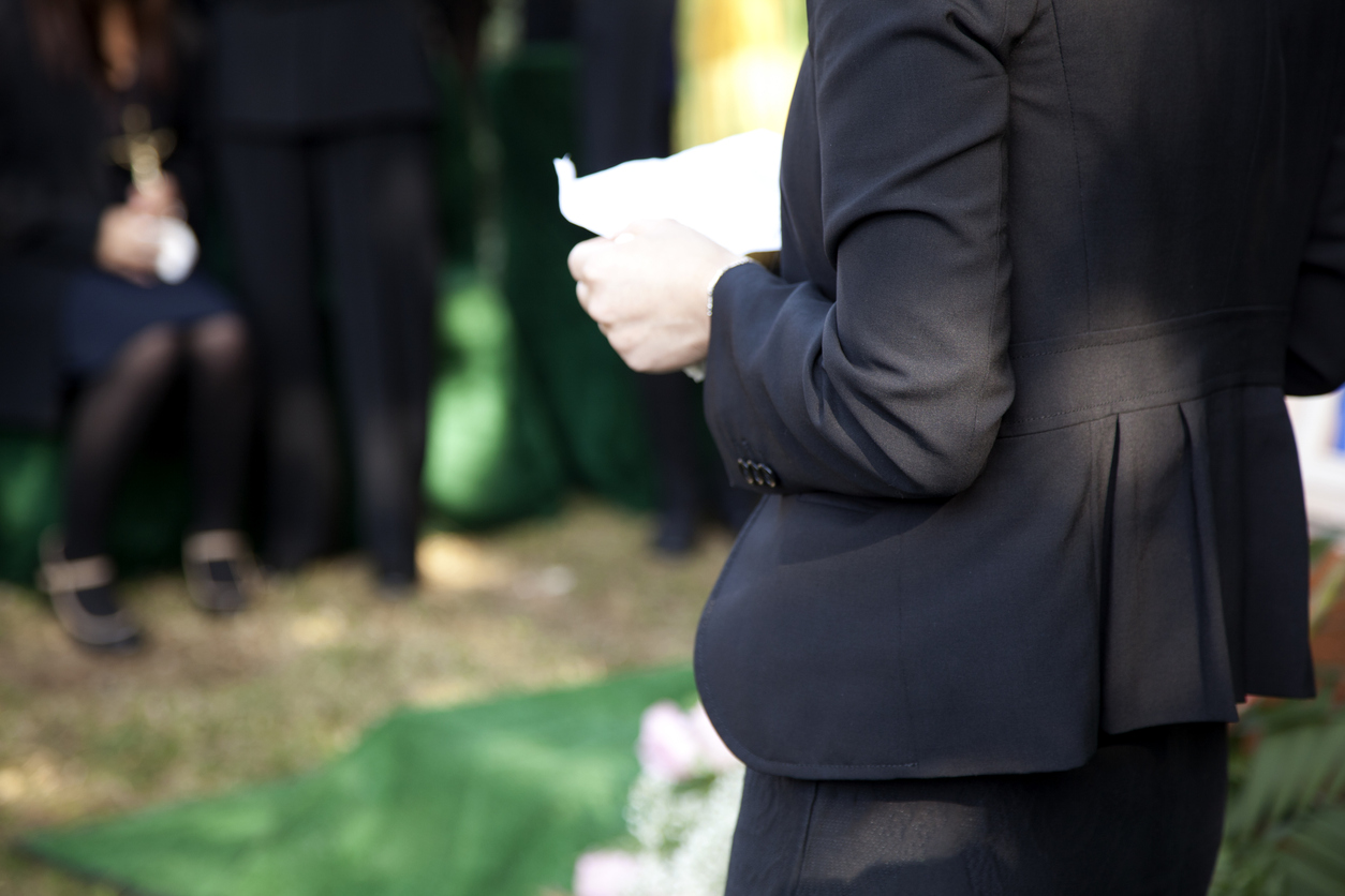 How to create a meaningful funeral ceremony script