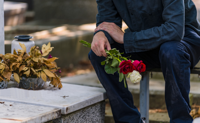 Can you wear jeans to a funeral?