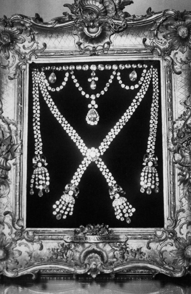 The diamond necklace at the heart of the scandal.
